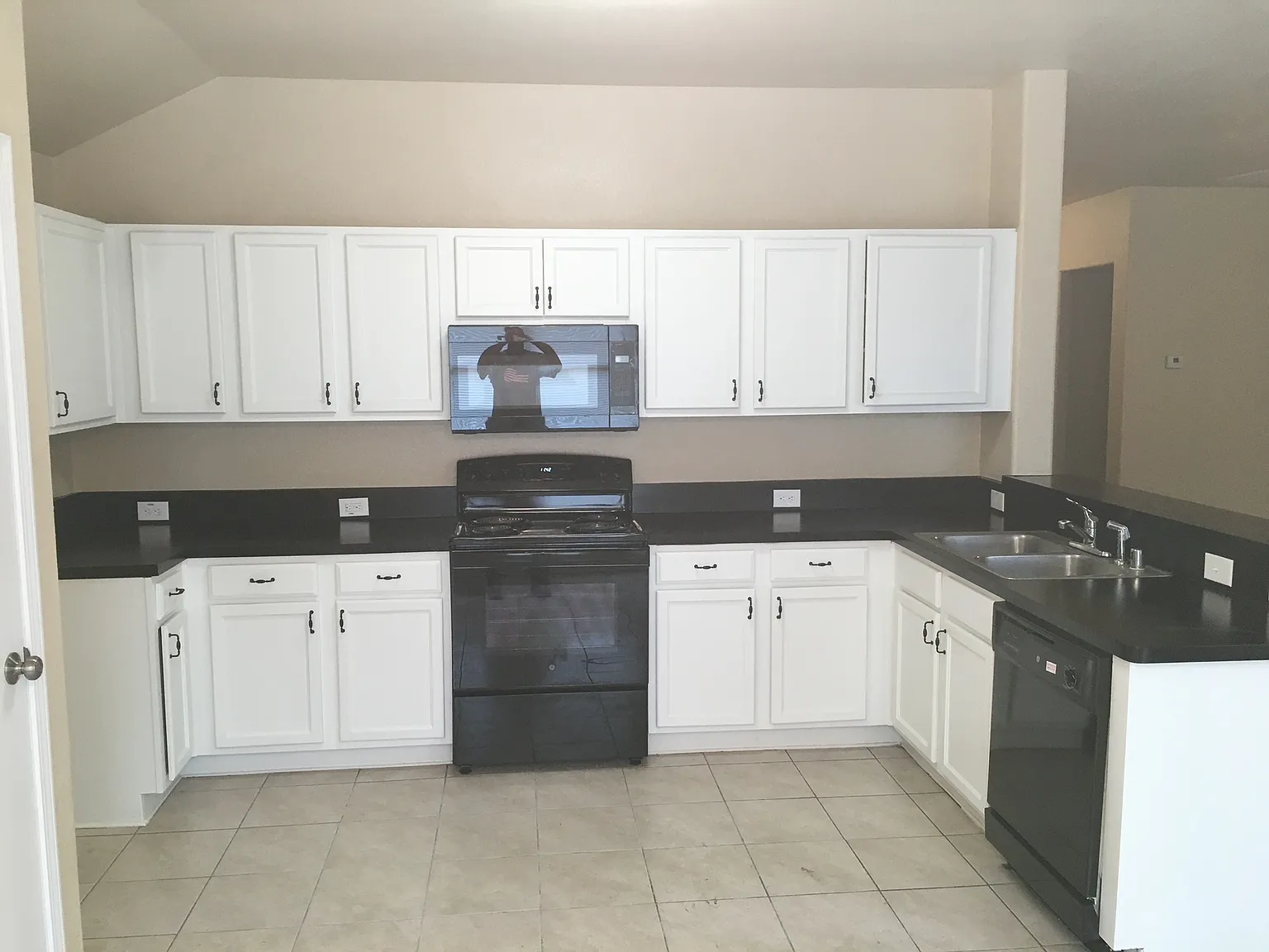 3 bed, 1517 sqft, $2,250 — Photo 3