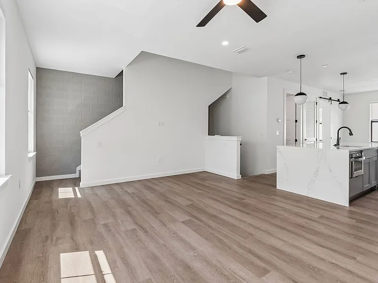 1218 E Kay St #14 — Photo 36