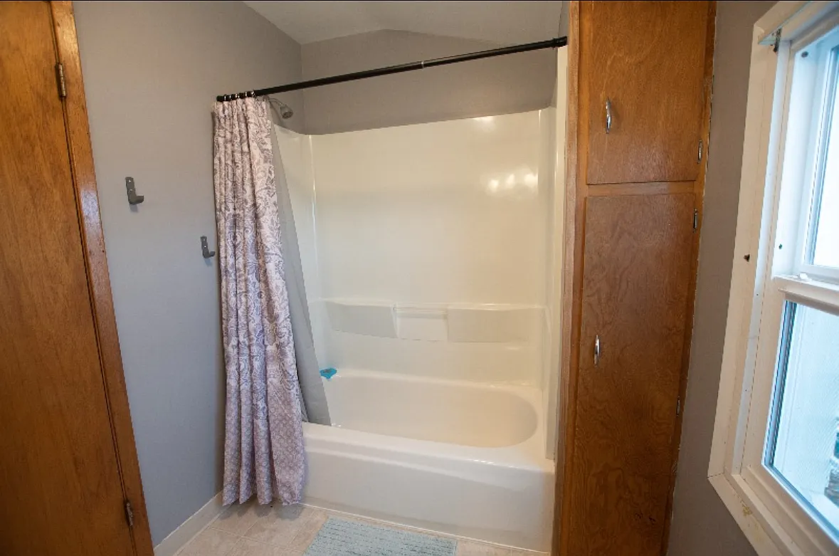 1316 W Dean Ave - 3 — Photo 3