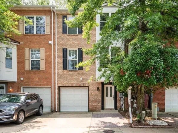 122 Sanborn Pl, Alexandria, VA 22305