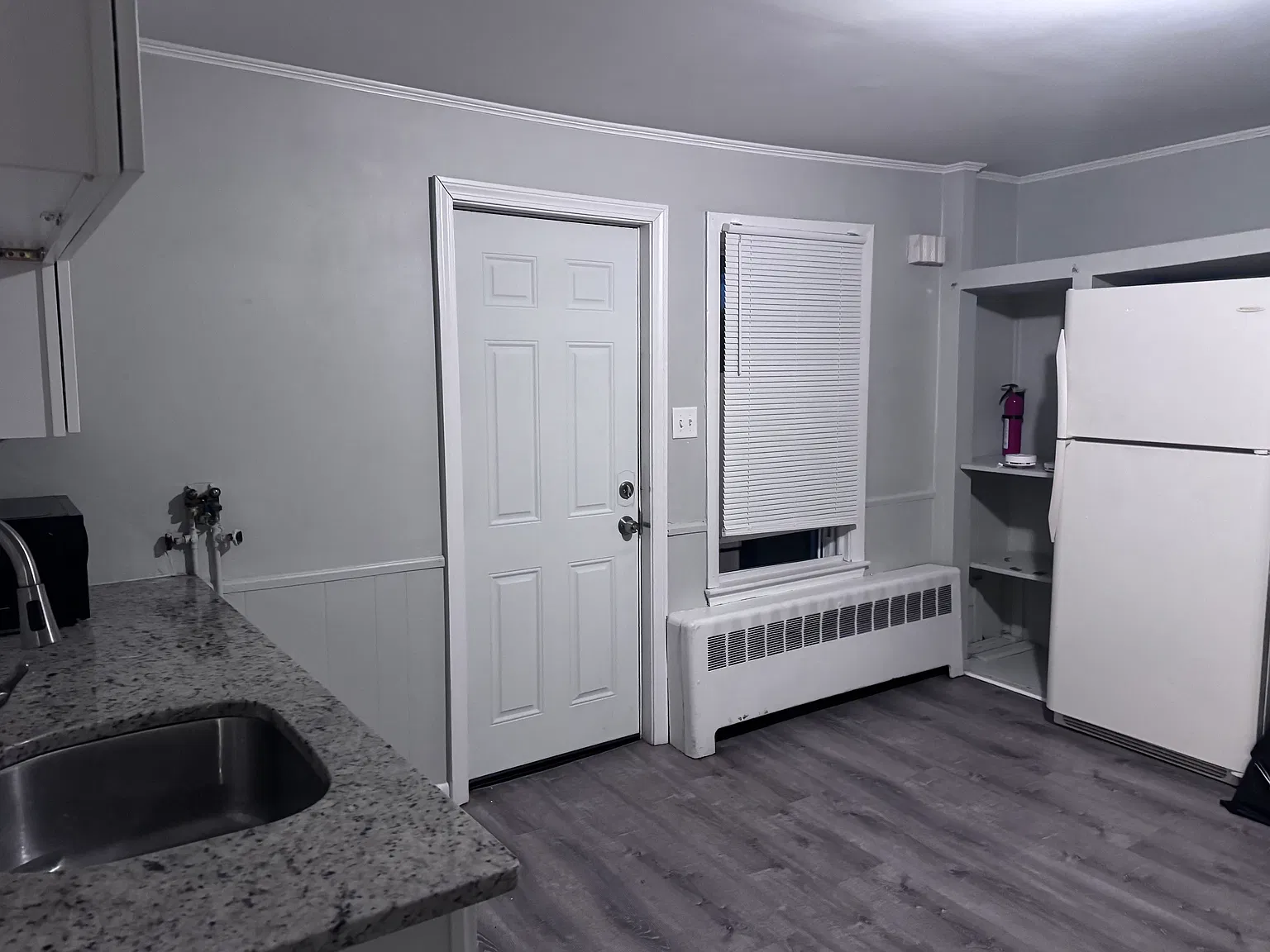3 bed, $2,200 — Photo 2