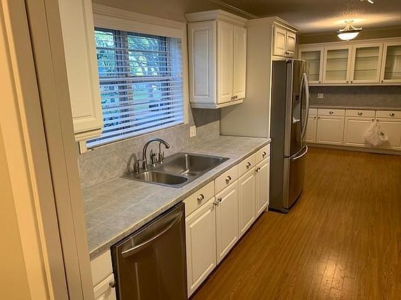 2nd image of 505 Sheffield Dr