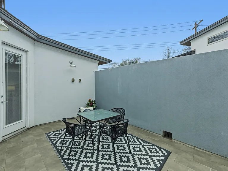 1405 Camelot Cir #A — Photo 29
