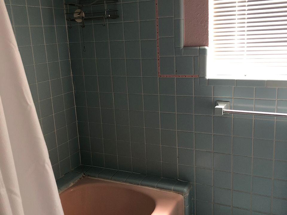 1st image of 214 Senisa Dr #3