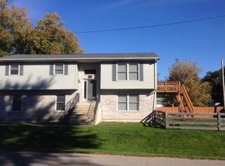 404 Elaine Ter, Lakemoor, IL 60051