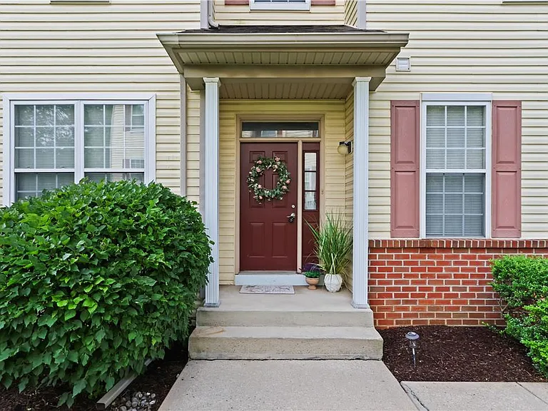 8100 Cross Creek Cir — Photo 4