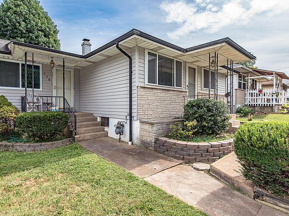 3rd image of 758 Dallas Dr