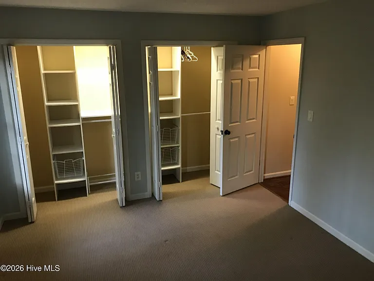 1 Cameron Ln — Photo 2