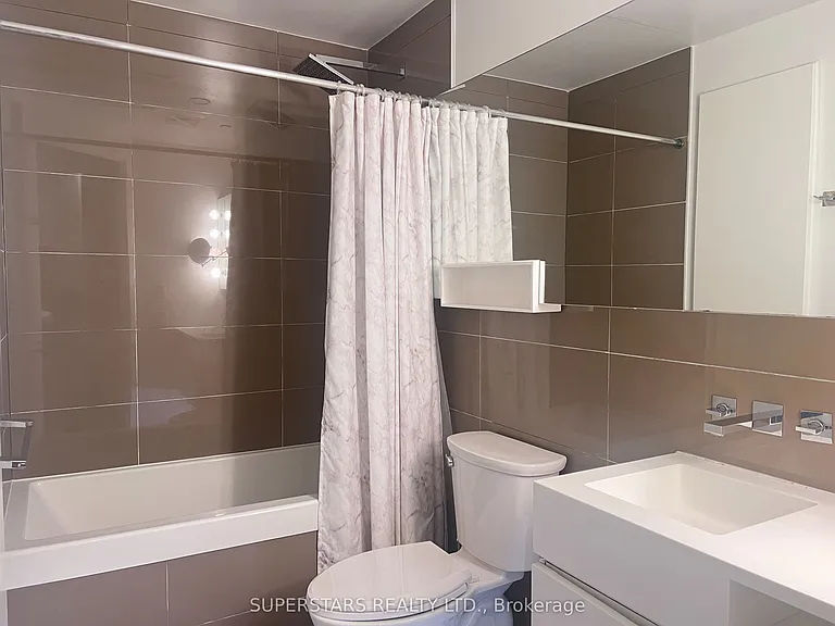45 Charles St E #3509 — Photo 11