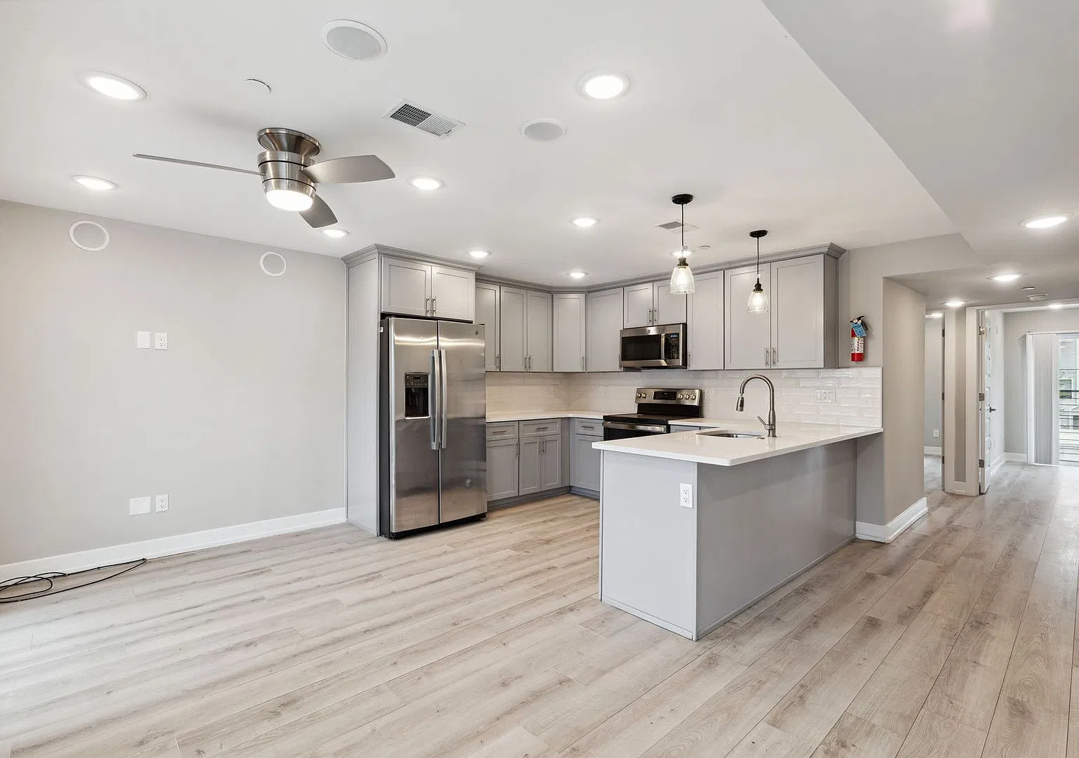 2408 N Mascher St — Photo 1