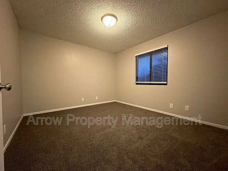 3405 Holdrege St #308 — Photo 6