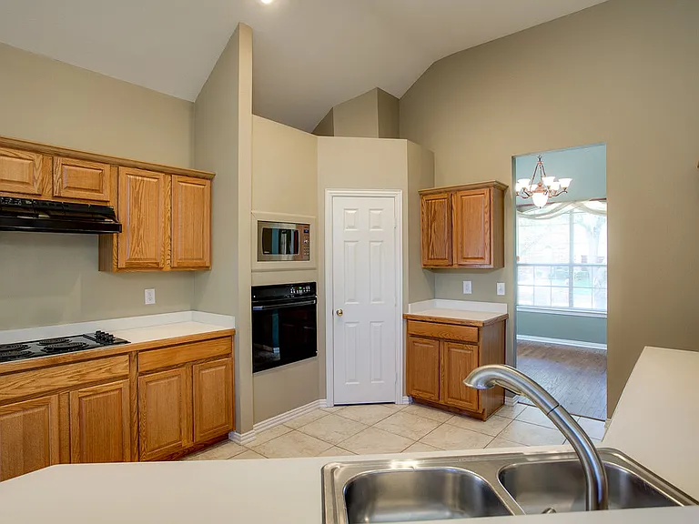 2221 Briary Trace Ct — Photo 11