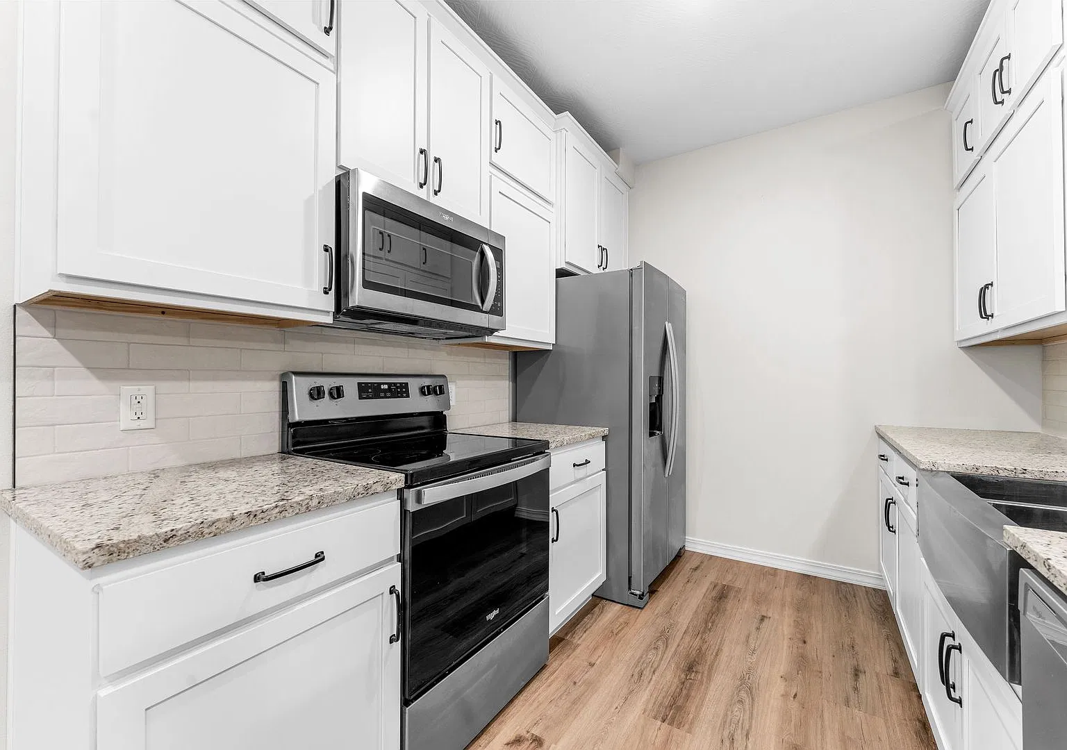 750 Windsor Ct — Photo 1