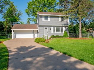 32 Territorial Rd NE, Blaine, MN 55434