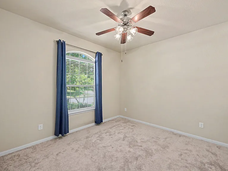 1912 Hill Manor Dr — Photo 22