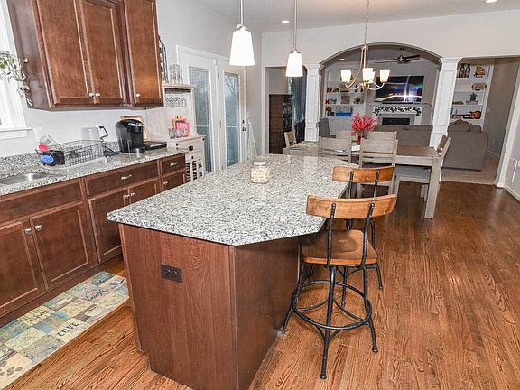 5th image of 10689 Windbrook Ct