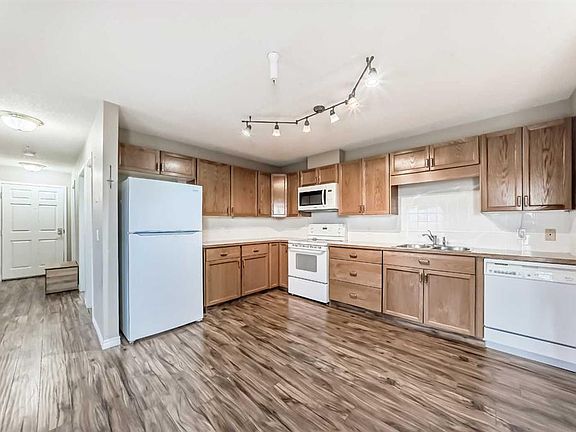 5th image of 305 N 1st Ave NW #223