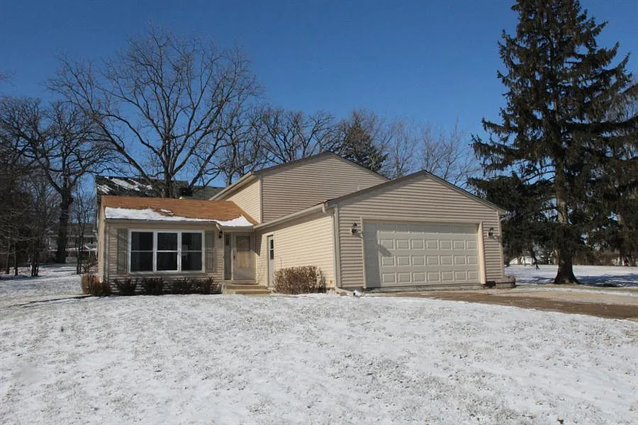 331 Fairway Rd photo 1