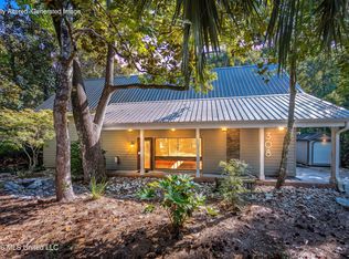 308 Lovers Ln, Ocean Springs, MS 39564