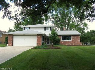7600 Yorktown Ln, Middleburg Heights, OH