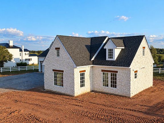 3rd image of 2652 Fancy Farm Rd