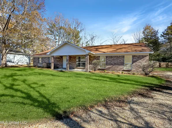 965 Jenkins St, Pearl, MS 39208