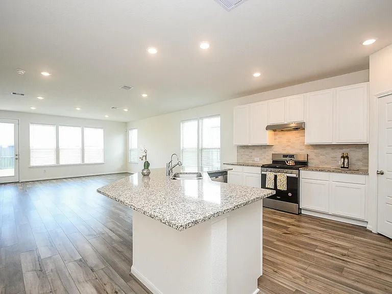 3043 Kastania Ln — Photo 8