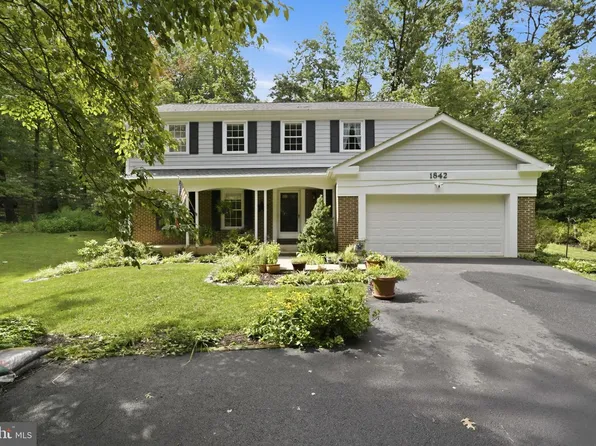 1842 Post Oak Trl, Reston, VA 20191