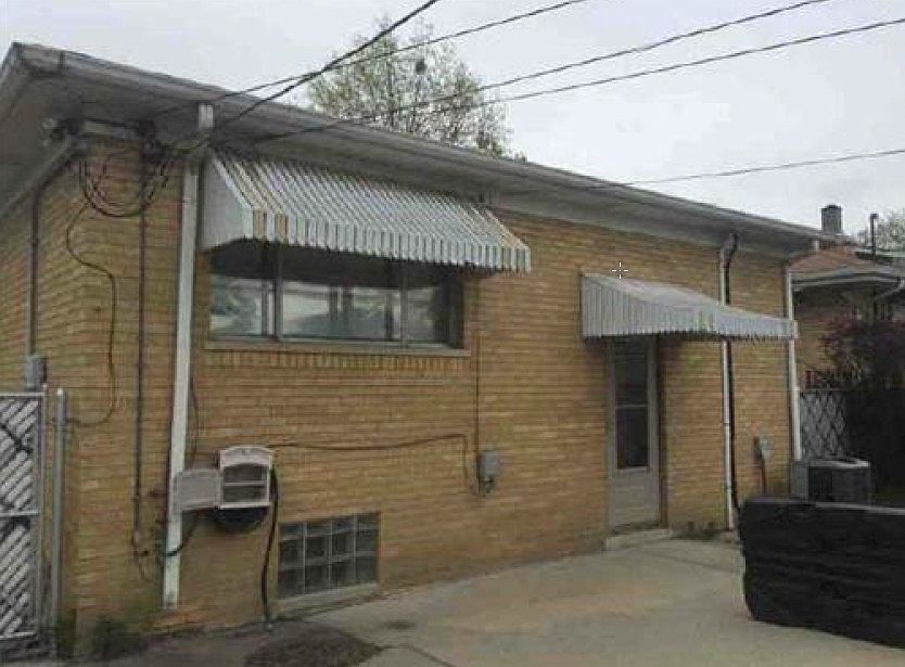 2nd image of 645 Hirsch Ave