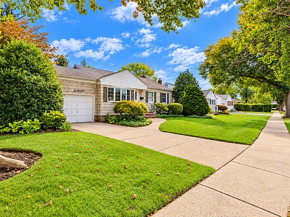 3rd image of 68 Knickerbocker Rd E