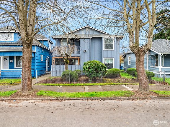 4th image of 441 445 Smithers Avenue S