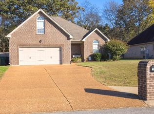 304 Sheffield Dr, White House, TN 37188