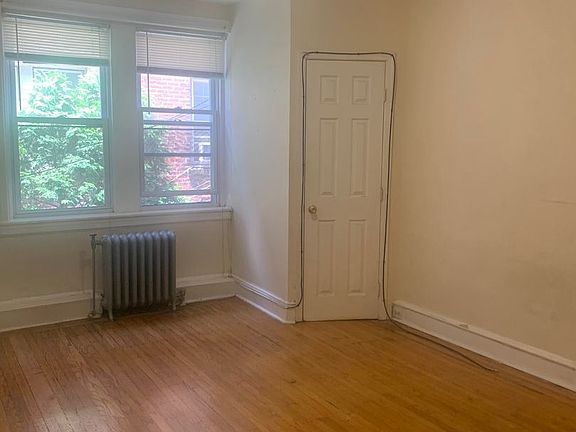 4th image of 4815 Pine St Unit B1