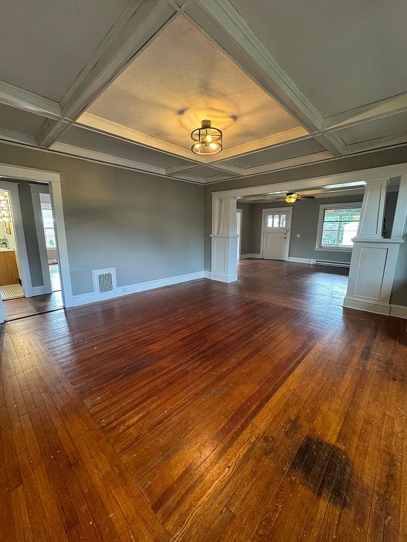 5 Bedroom House — Photo 2