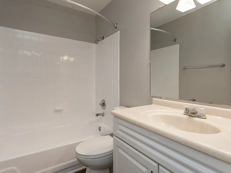 The Avenue Apartments — Photo 25