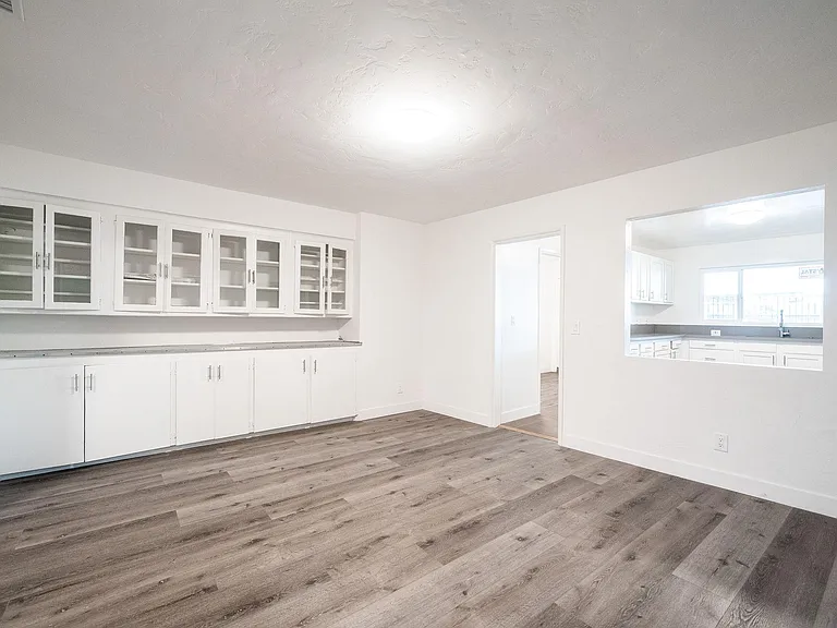 1011 San Julian St #203 — Photo 10