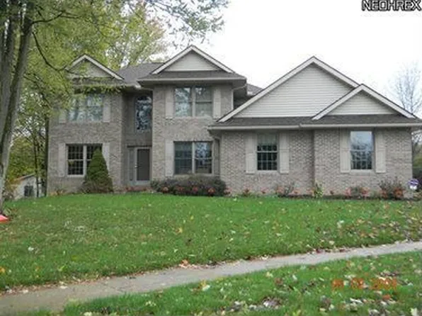 1608 Rosewood Dr, Wooster, OH 44691