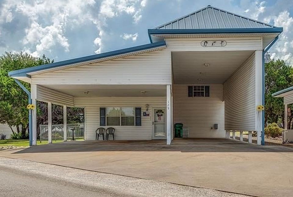 Double carport and RV port