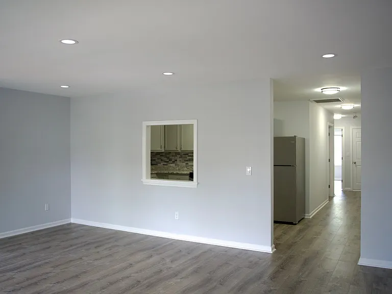 97 W River St — Photo 10
