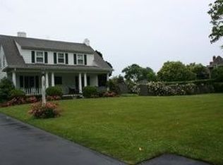 98 S Windsor Ave, Brightwaters, NY 11718