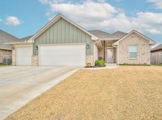 2801 Summit Crossing Pkwy, Norman, OK 73071