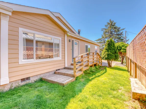 135 NE 54th St, Newport, OR 97365