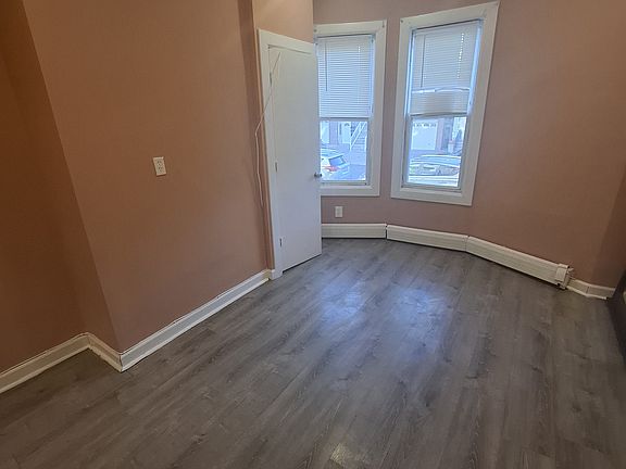4th image of 170 Boyd Ave Floor 2