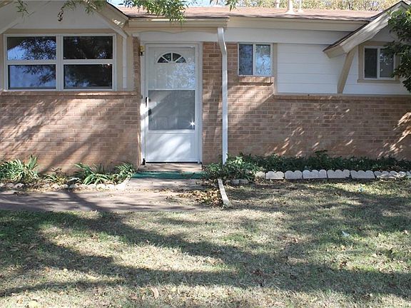 3rd image of 1733 Sherman Dr