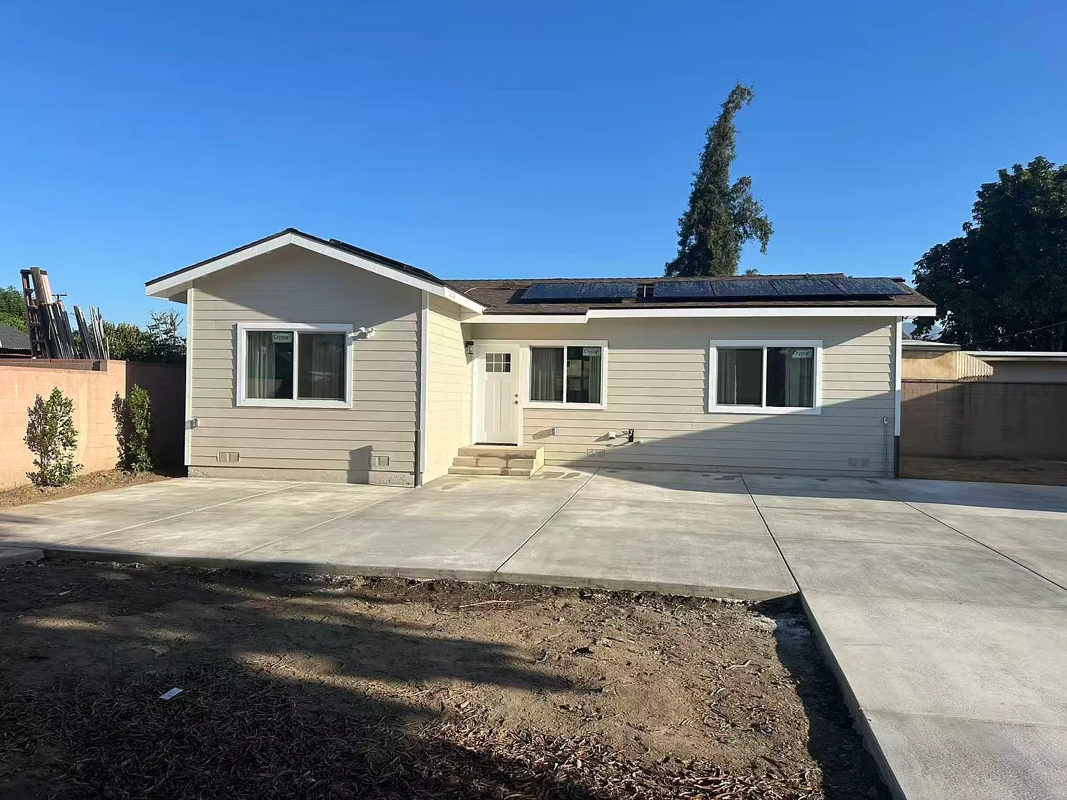 3 bed, 798 sqft, $3,700 — Photo 1