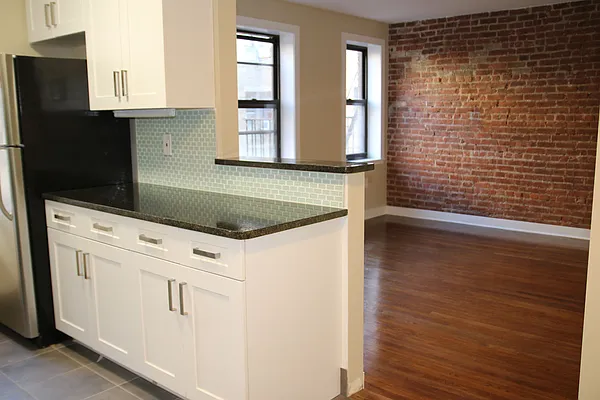 Rented by Develop Realty Co | media 25