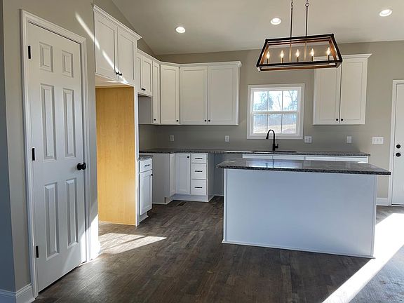 5th image of 3025 Eagle Landing Dr