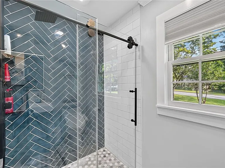 4100 Shawnee Ln NE — Photo 11