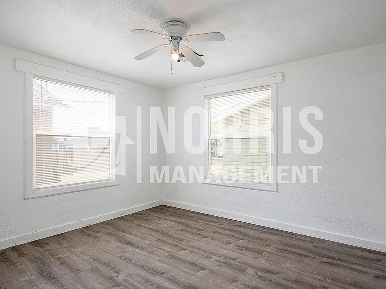515 E 4th St — Photo 8