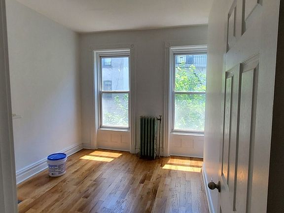 5th image of 748 Lincoln Pl #3C